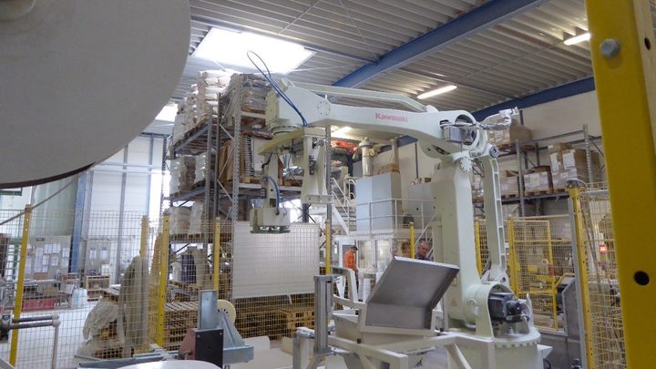 Packaging Bags of Dental Plaster in Dusty Environment